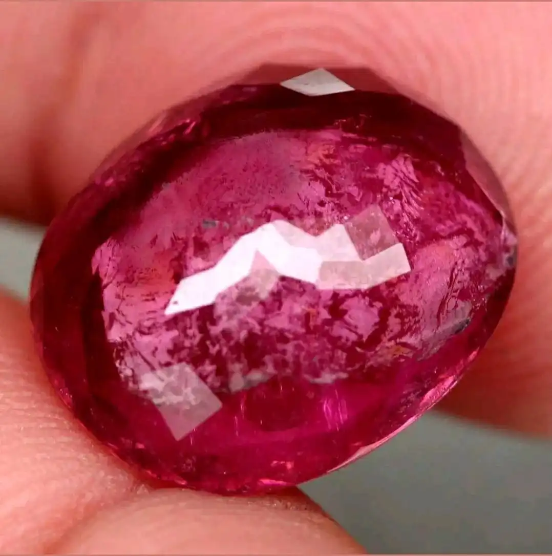 تورمالین قرمز