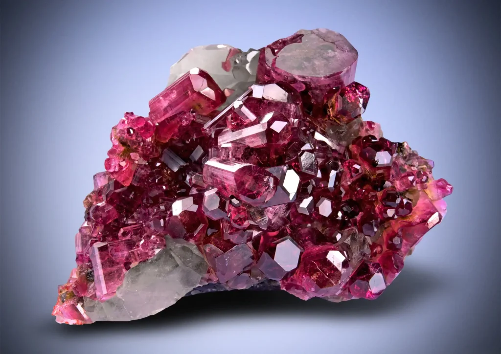 تورمالین قرمز