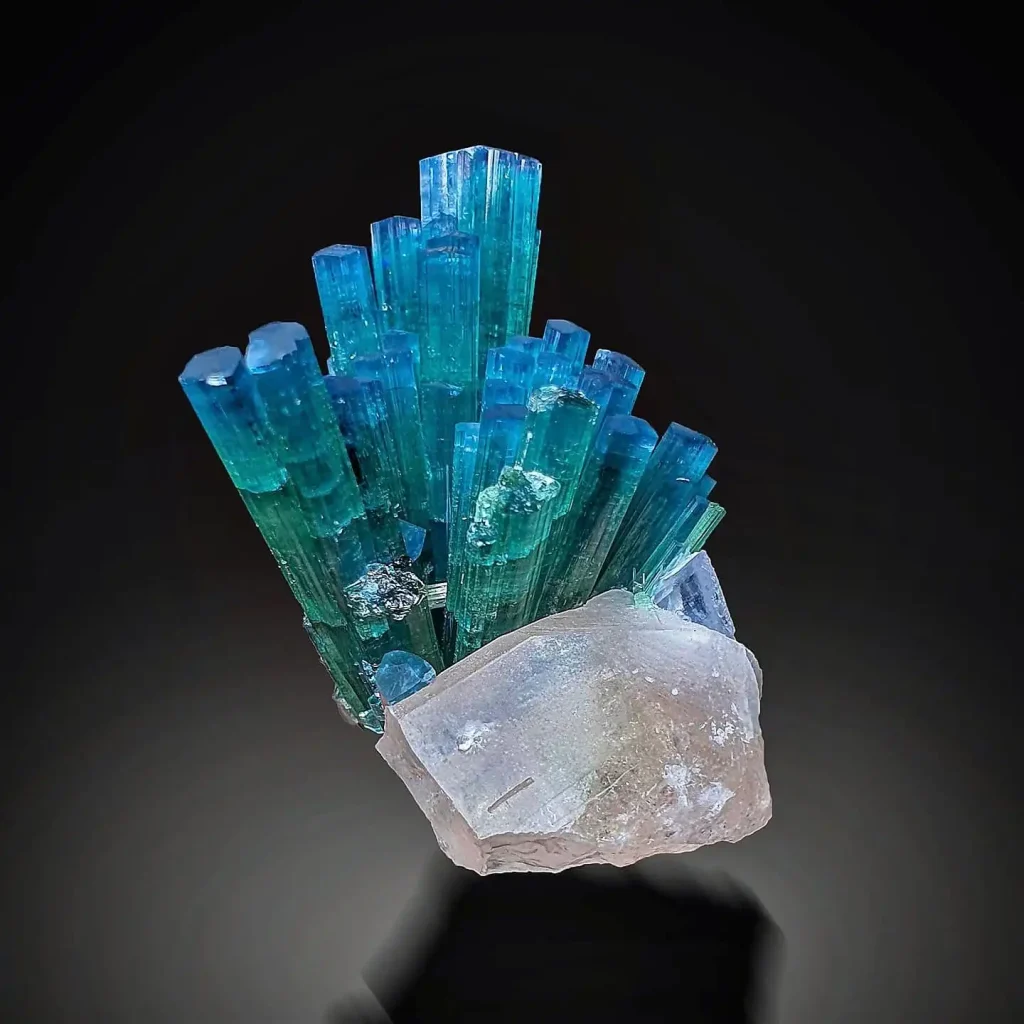 تورمالین آبی