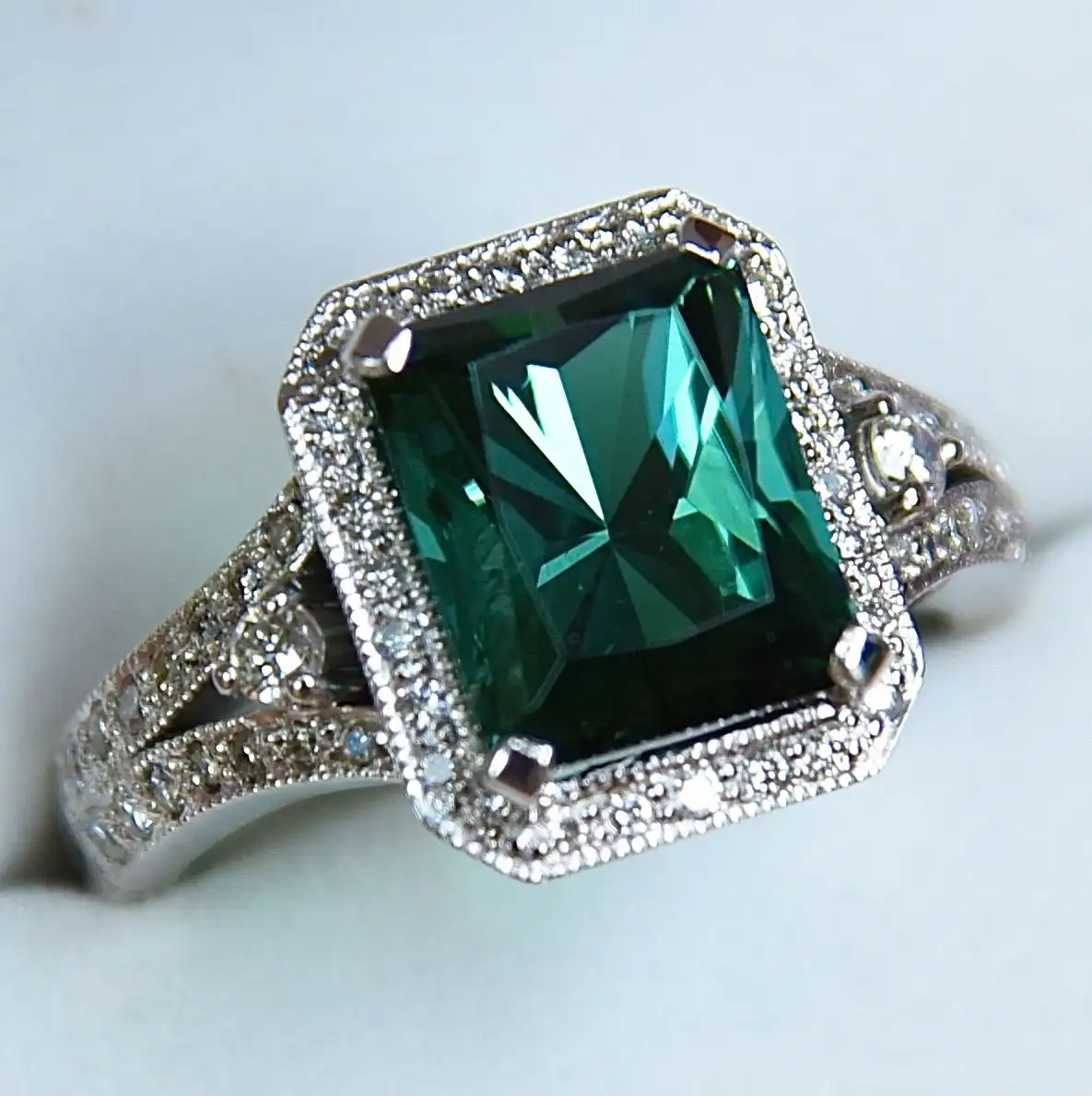 سنگ تورمالین(سنگ بیروج)