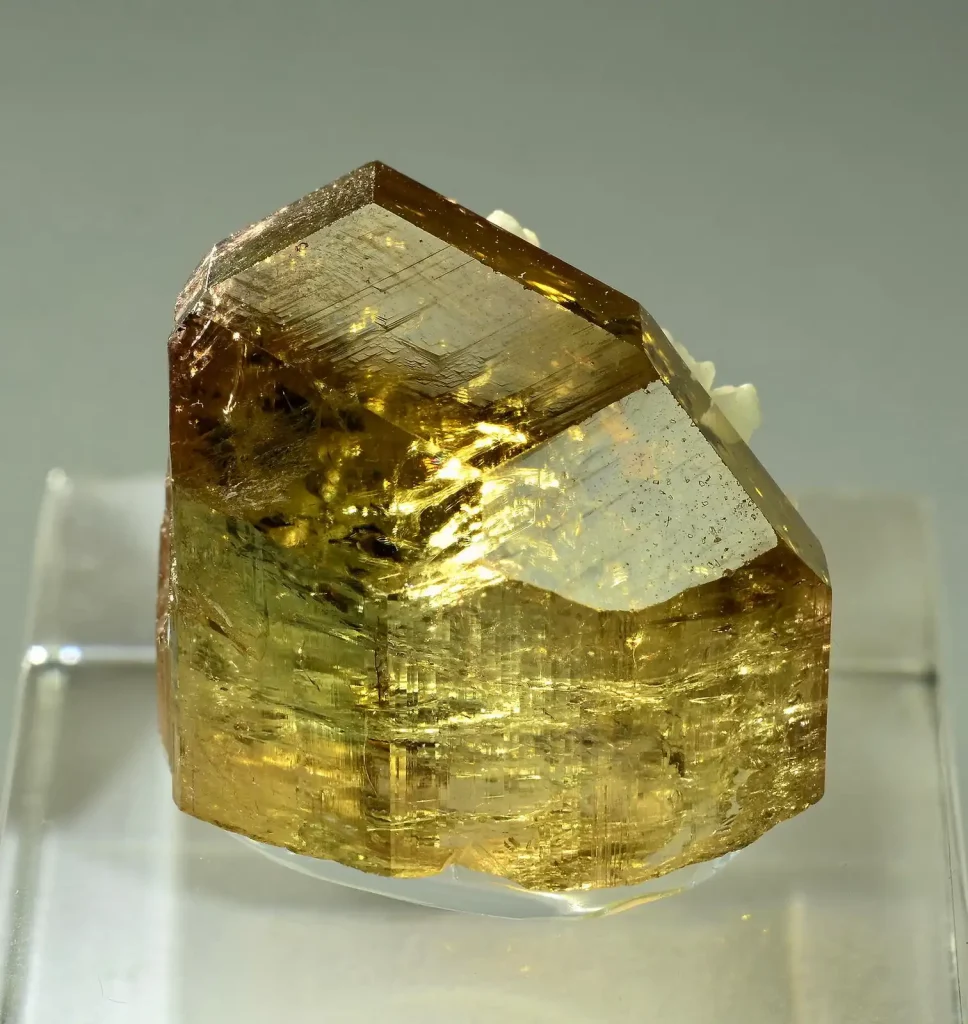 تورمالین زرد