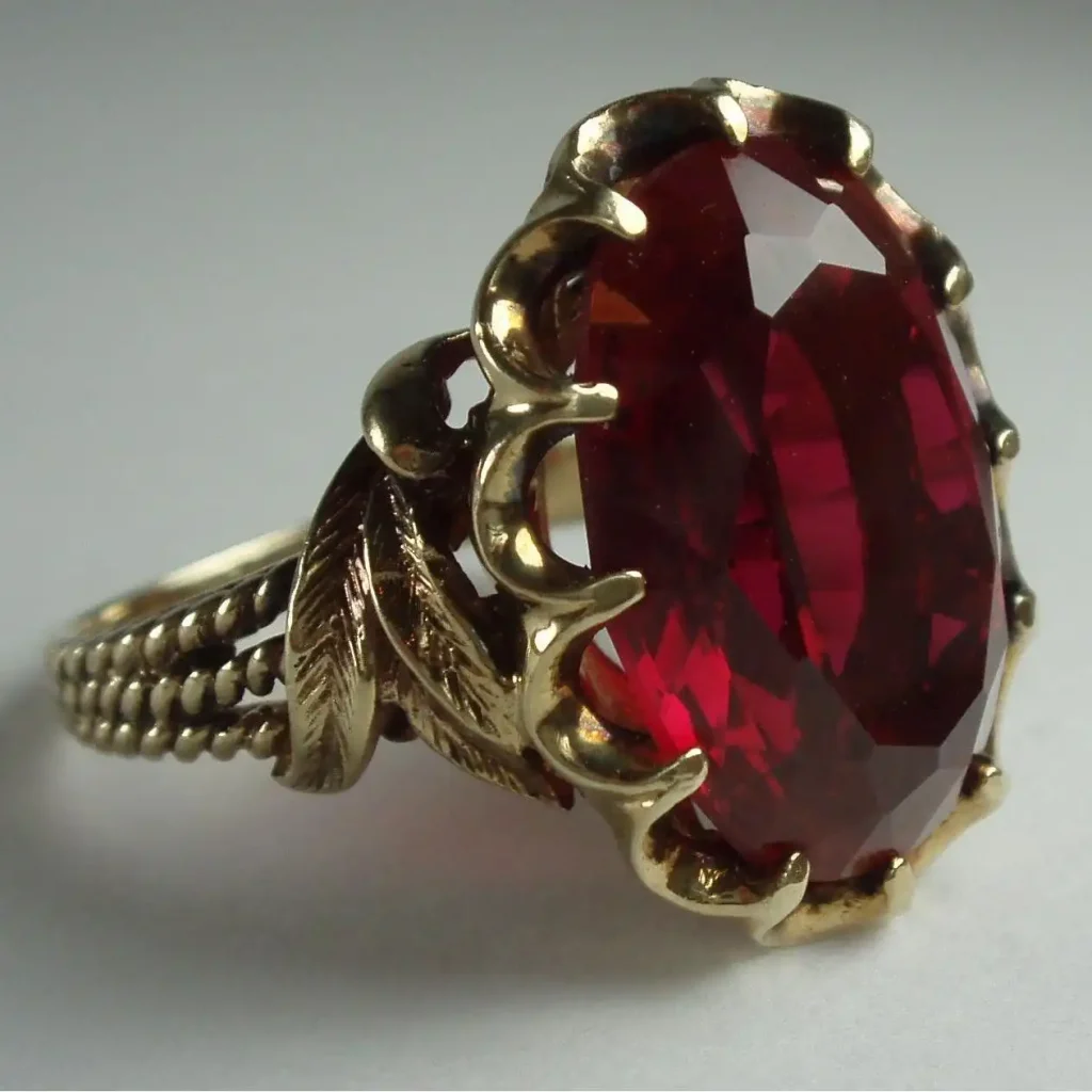 انگشتر یاقوت سرخ