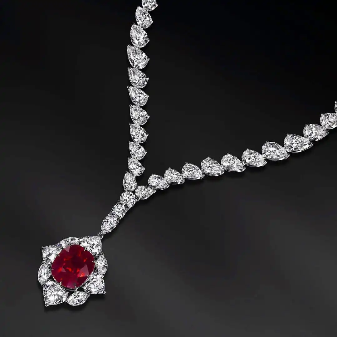 گردنبند یاقوت