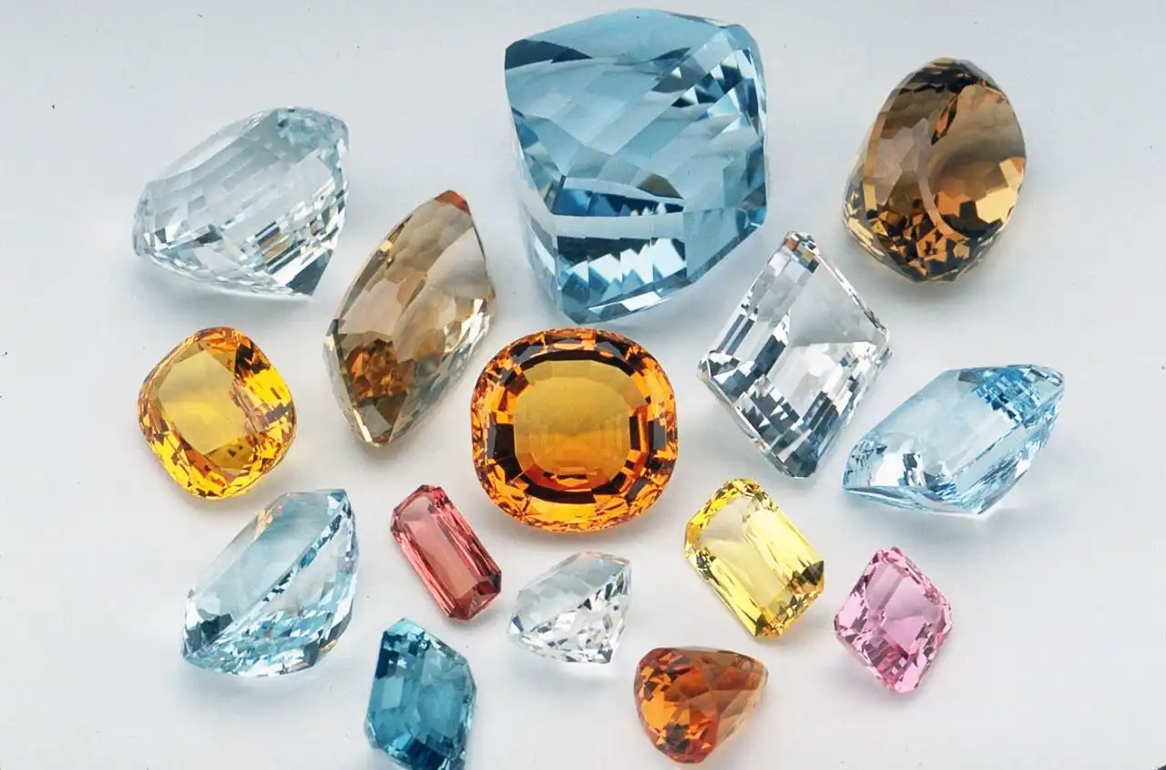 خواص سنگ توپاز