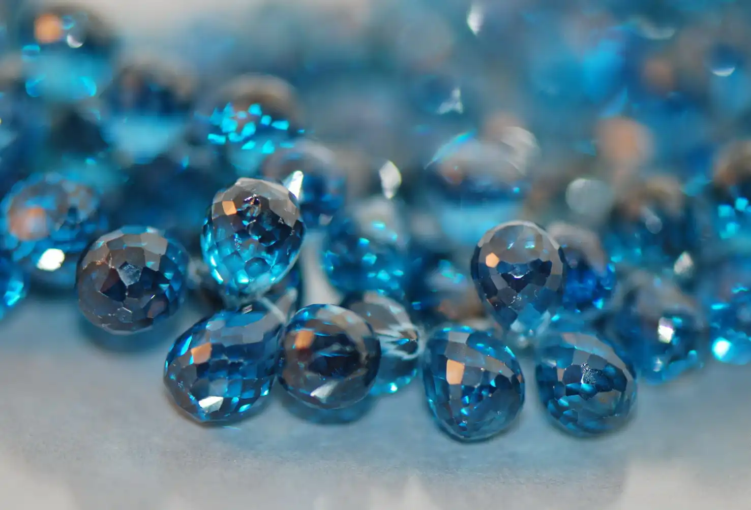 خواص سنگ توپاز