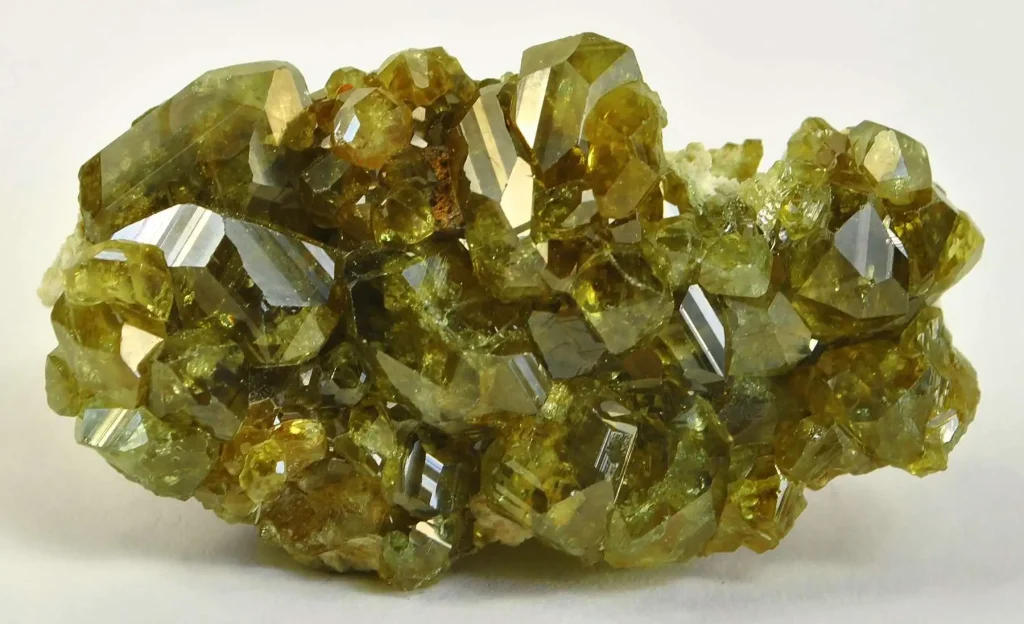 گارنت دمانتوئید