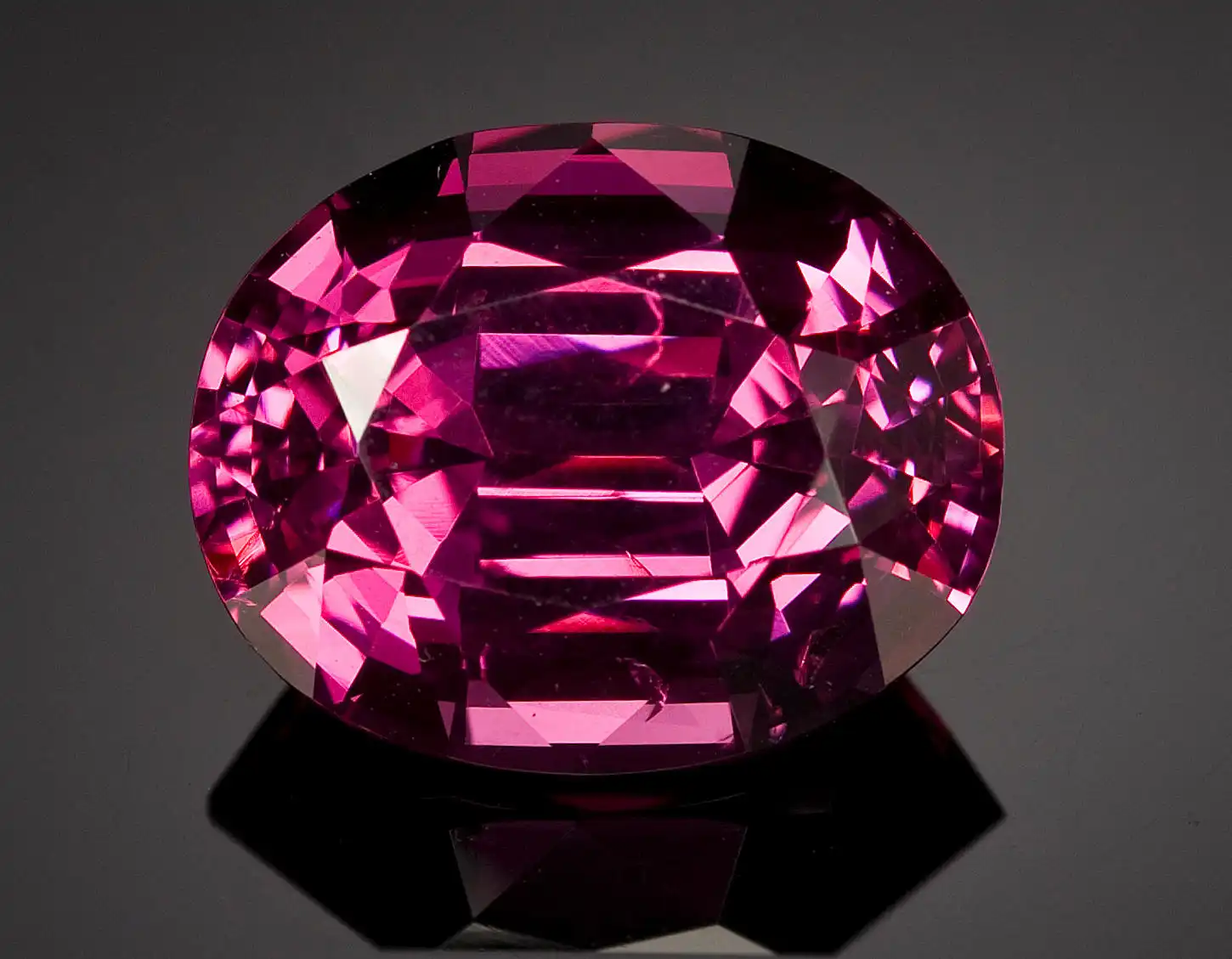 اسپینل صورتی