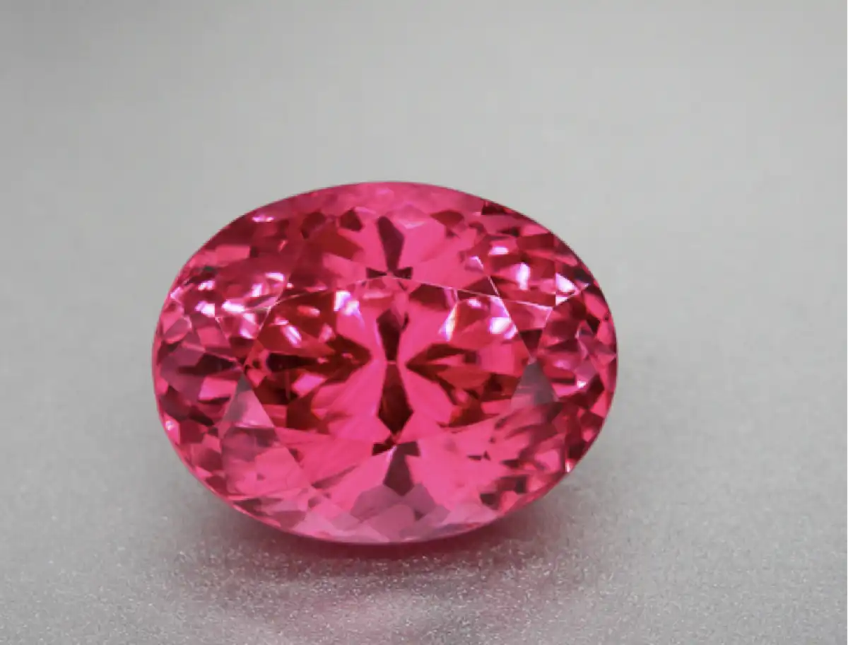 اسپینل صورتی