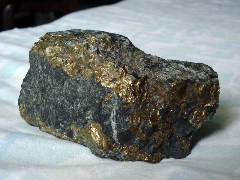 شهاب سنگ طلا